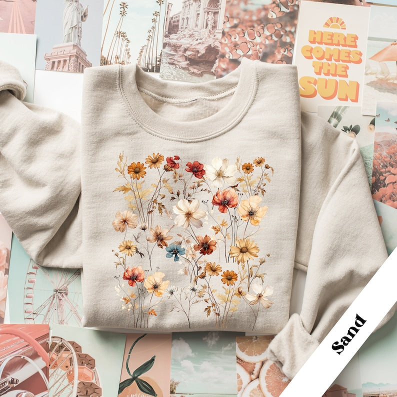 Vintage Sweatshirt mit gepressten Blumen. Übergroßes Wildblumen-Sweatshirt